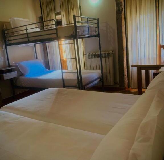 اتاق استاندارد چهار تخته, Hostal As Margaritas