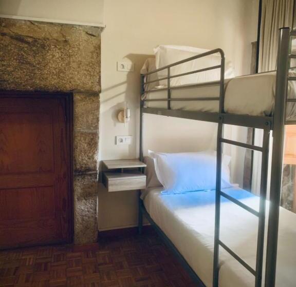 Quarto Quádruplo Estandar, Hostal As Margaritas