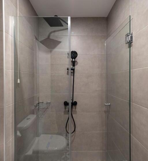 חדר סטנדרט יחיד, Athens Market Portrait