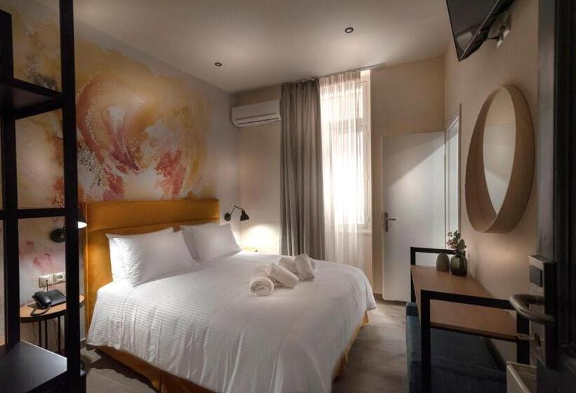 חדר סטנדרט, Athens Market Portrait