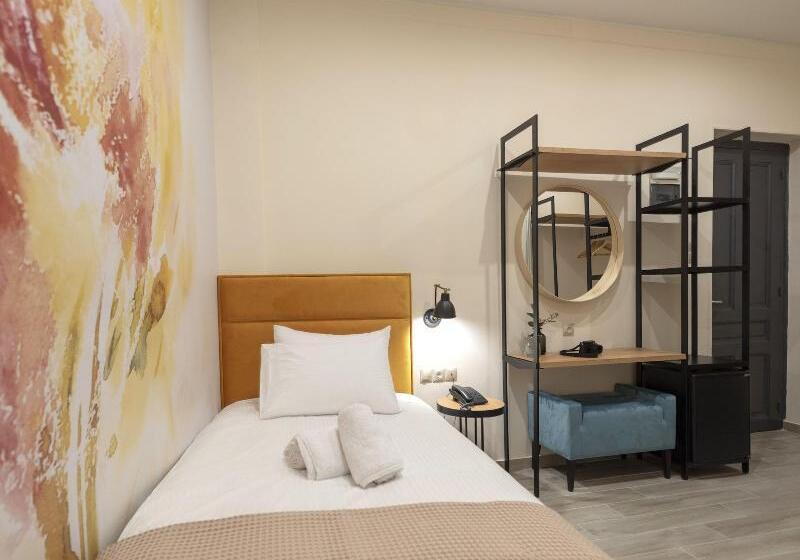 חדר סטנדרט יחיד, Athens Market Portrait