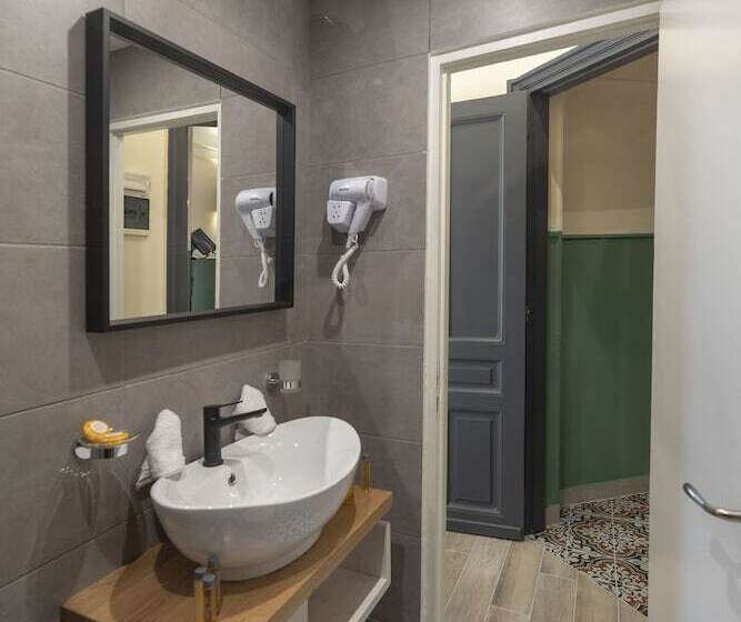 חדר סטנדרט עם מרפסת, Athens Market Portrait