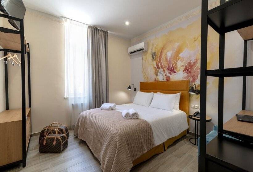 חדר סטנדרט, Athens Market Portrait