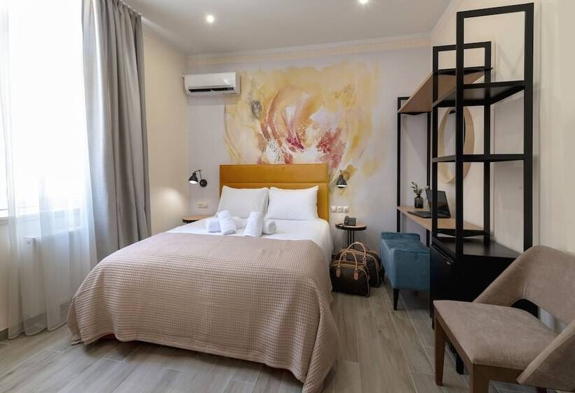 חדר סטנדרט, Athens Market Portrait