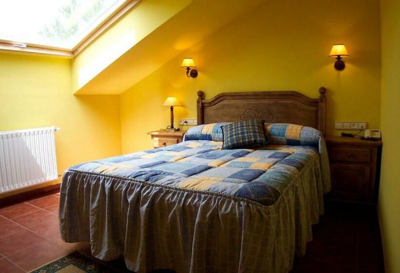 חדר סטנדרט לשלושה, Conjunto Hotelero La Pasera