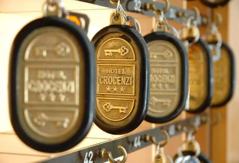 اتاق استاندارد, Crocenzi