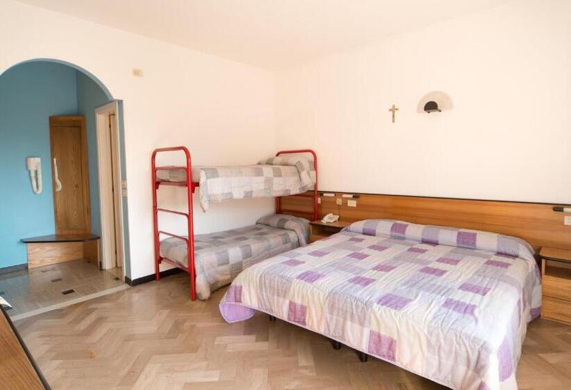 اتاق استاندارد چهار تخته, Crocenzi