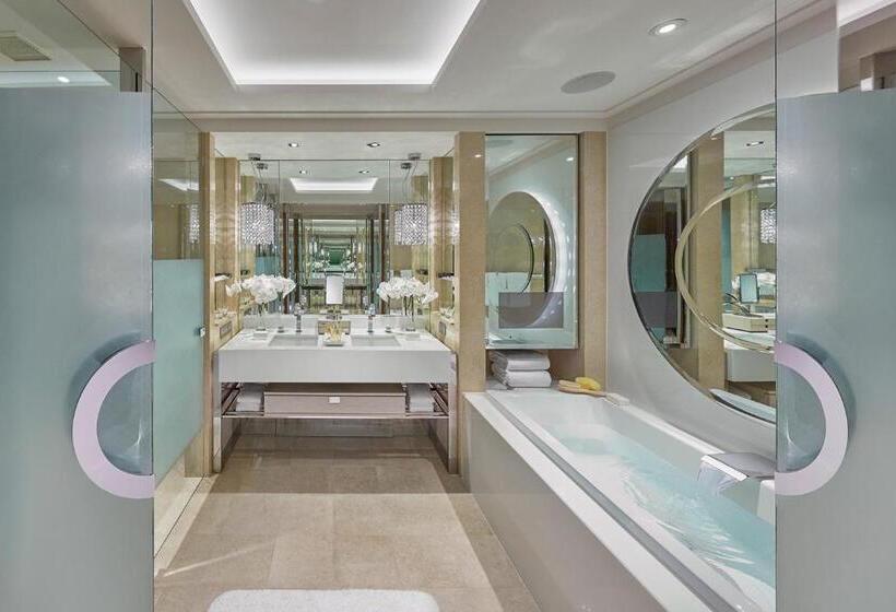 جناح بريميوم, Crown Towers Melbourne