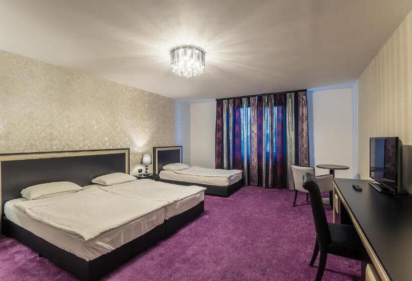 جناح جونيور ديلوكس, Elegance