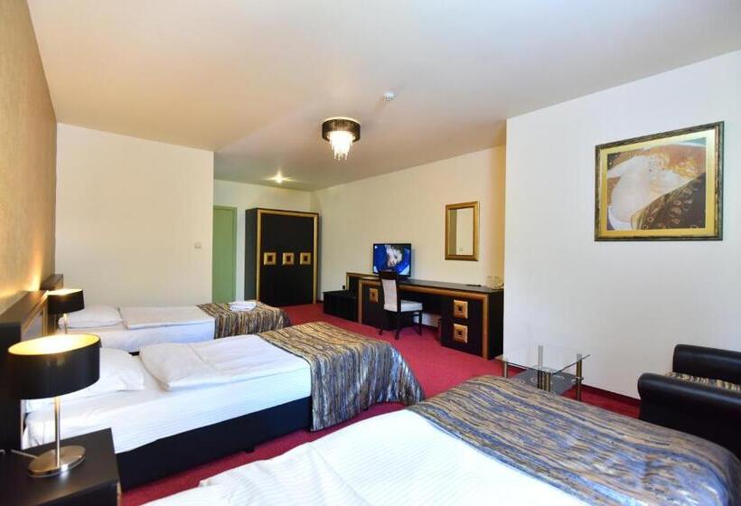 جناح جونيور ديلوكس, Elegance