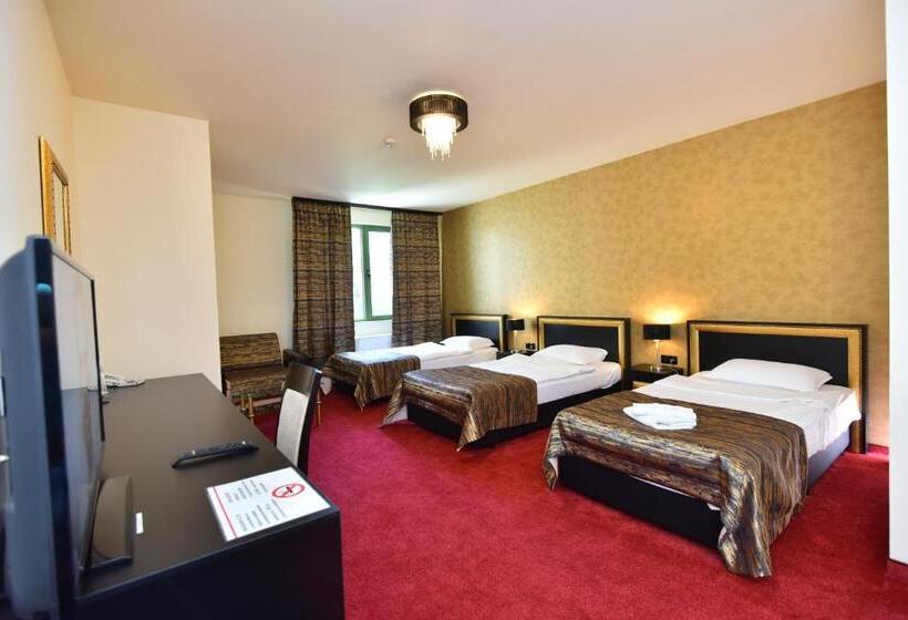 جناح جونيور ديلوكس, Elegance