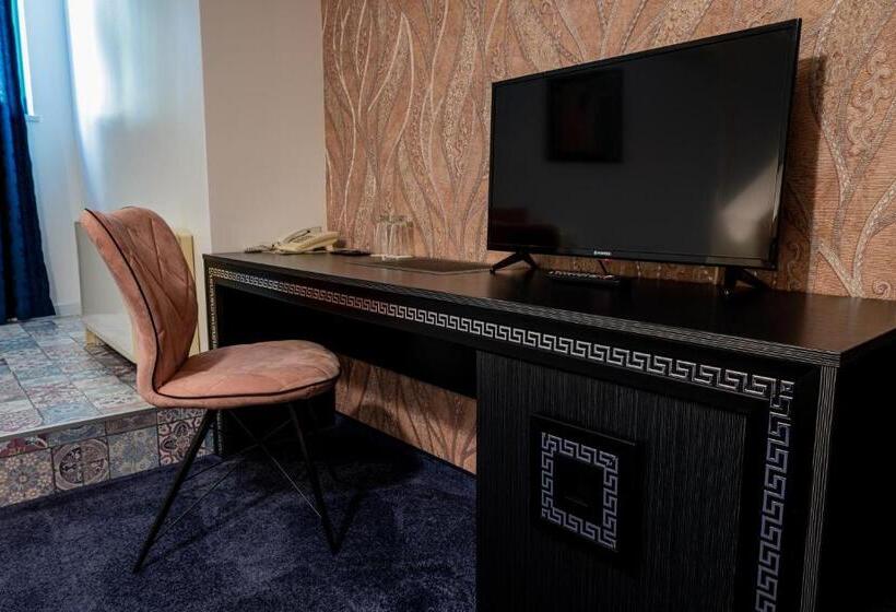 جناح ديلوكس, Elegance