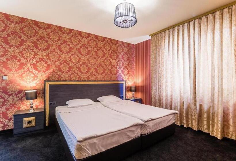 جناح ديلوكس, Elegance