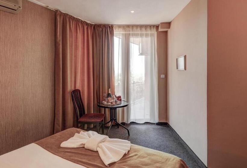 חדר סטנדרט עם מרפסת, Ellinis