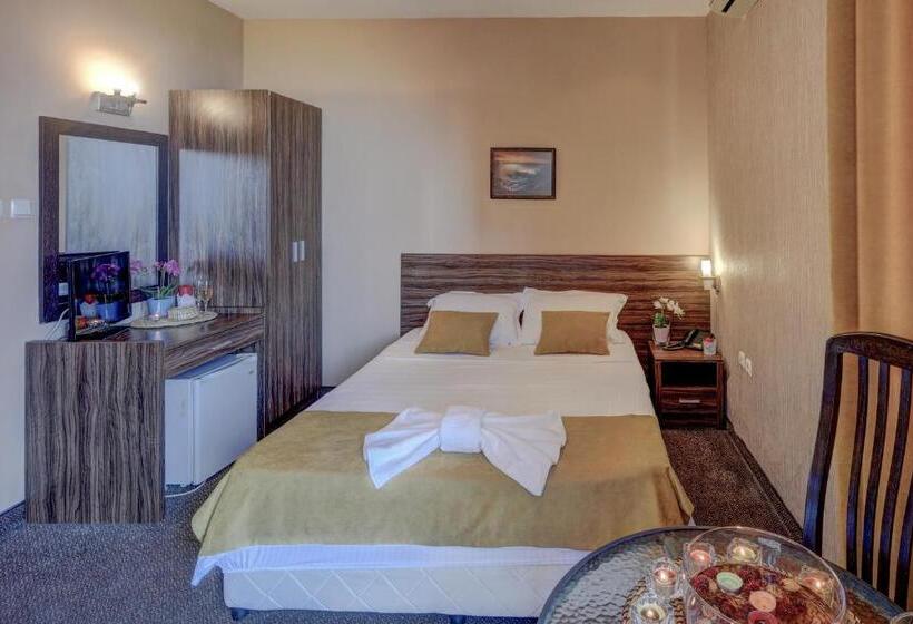 חדר סטנדרט עם מרפסת, Ellinis