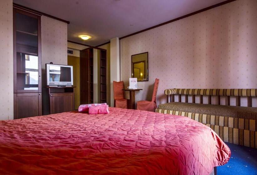 غرفة قياسية, Friends