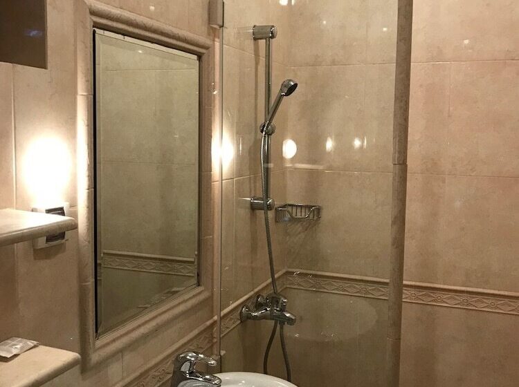 غرفة قياسية, Friends