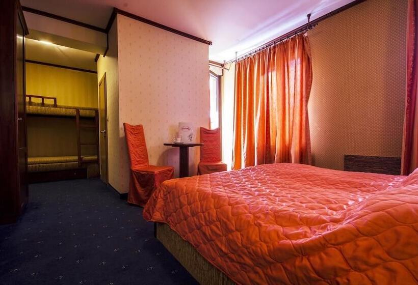 غرفة قياسية, Friends