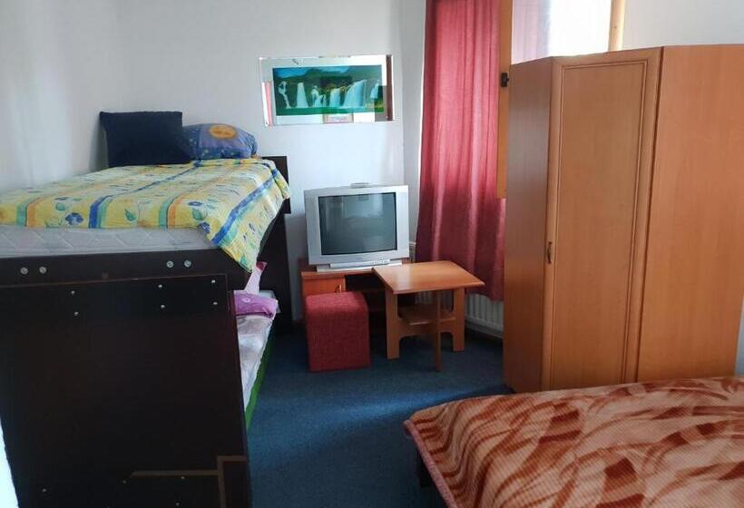 ファミリールーム, Hostel Gonzo