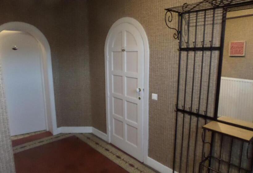 Дом 1 Спальня, L étape Fagnarde Bed, Breakfast & Sauna