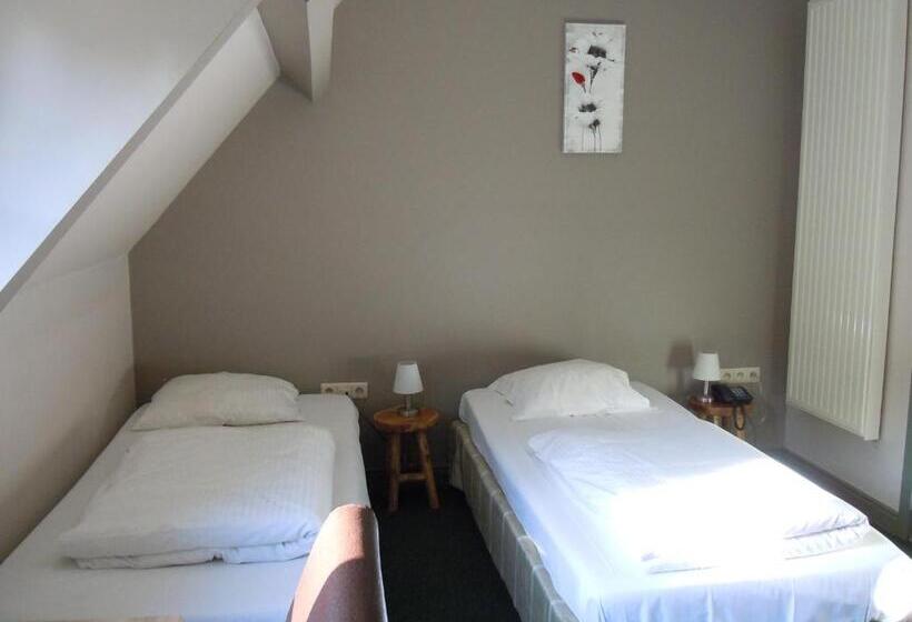 اتاق عادی, Malcot