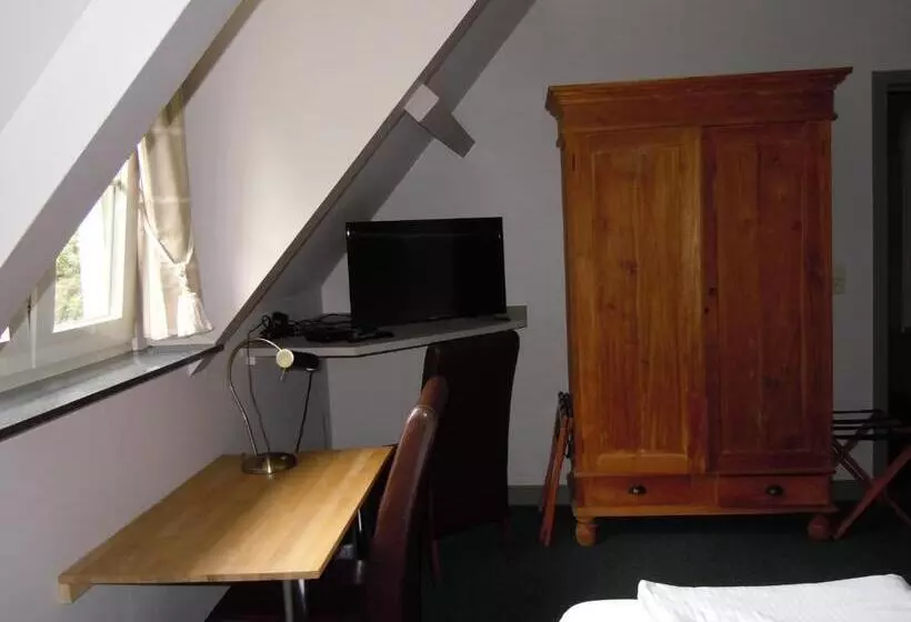 Standardrum King Size Säng, Malcot