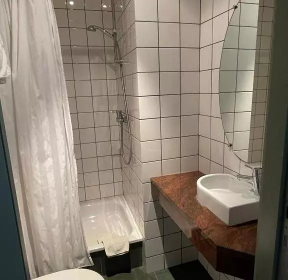 Ekonomiskt Enkelrum, Malcot