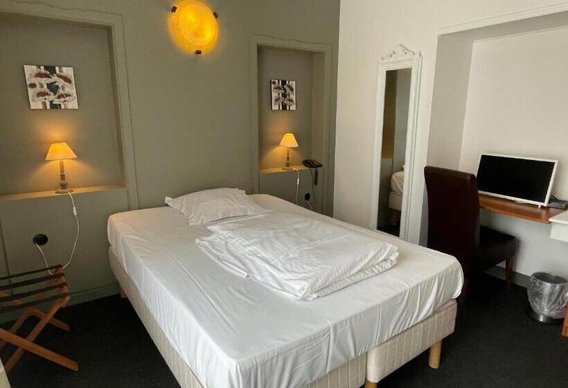 اتاق اکونومی یک تخته, Malcot