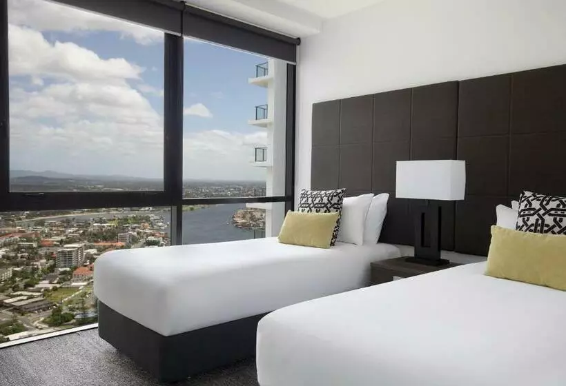 2 Bedroom Apartment Sea View