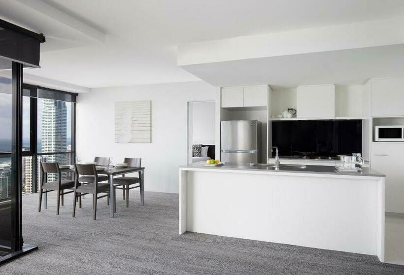 Апартаменты 2 Спальни Вид на Море, Mantra Circle On Cavill