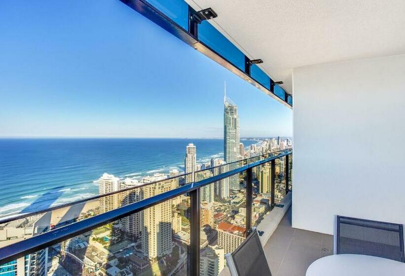 Апартаменты 2 Спальни Вид на Море, Mantra Circle On Cavill