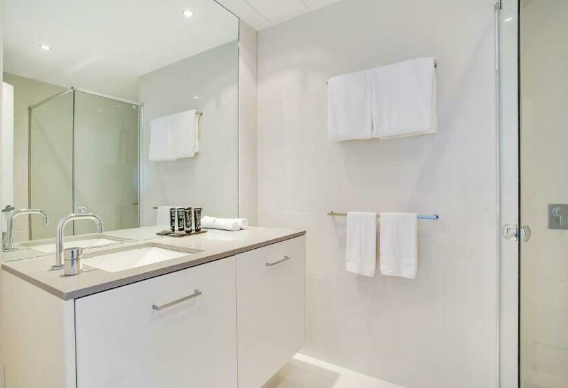 Апартаменты 2 Спальни Вид на Море, Mantra Circle On Cavill