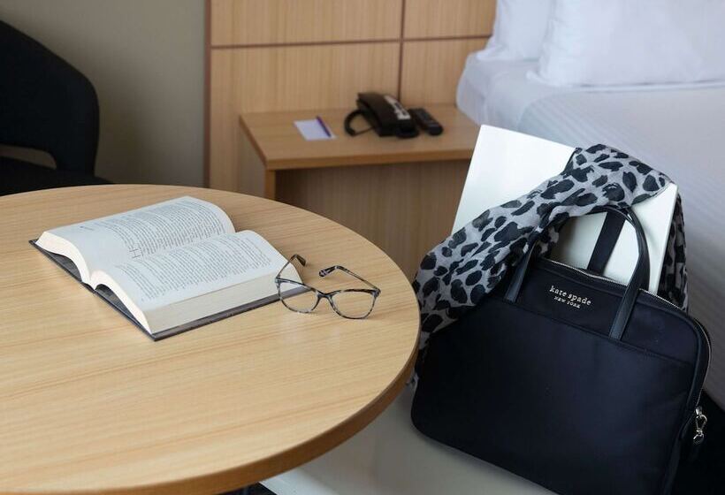 Номер Стандарт, Mercure Sydney Bankstown