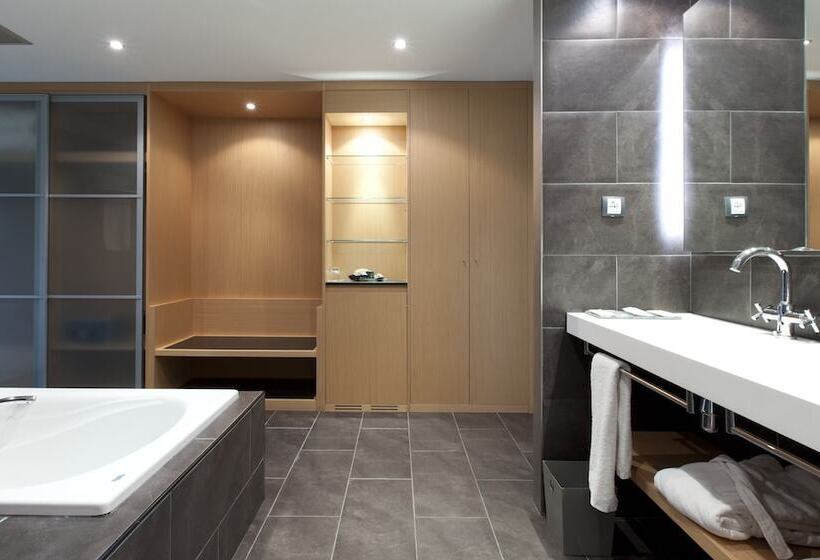 Президентский Люкс, Món Sant Benet