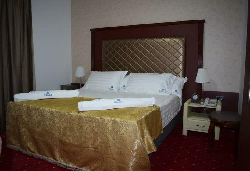 اتاق لوکس با بالکن, Petriti & Spa