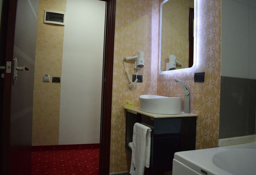 اتاق لوکس با چشمانداز شهر, Petriti & Spa