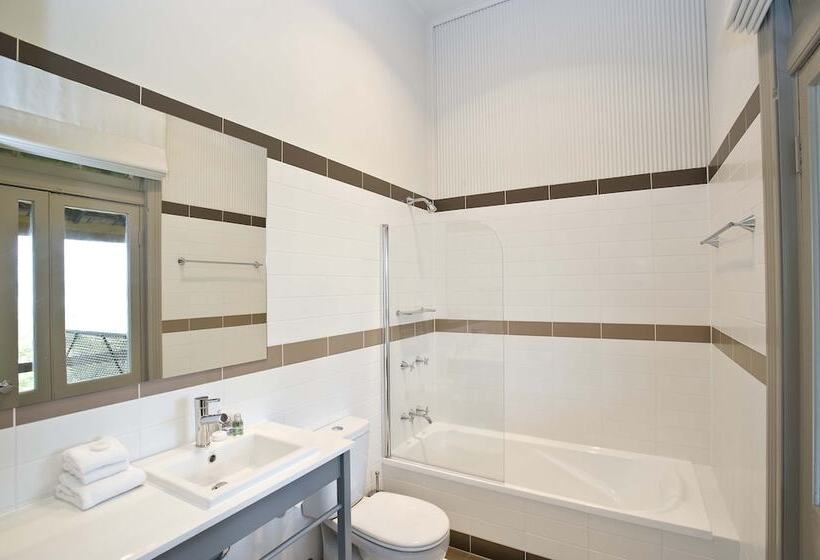 סוויטה, Q Station