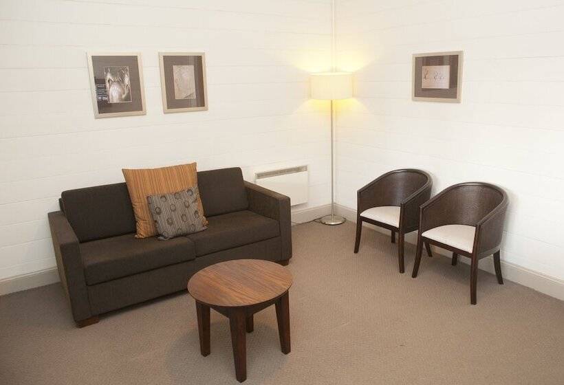 סוויטה, Q Station