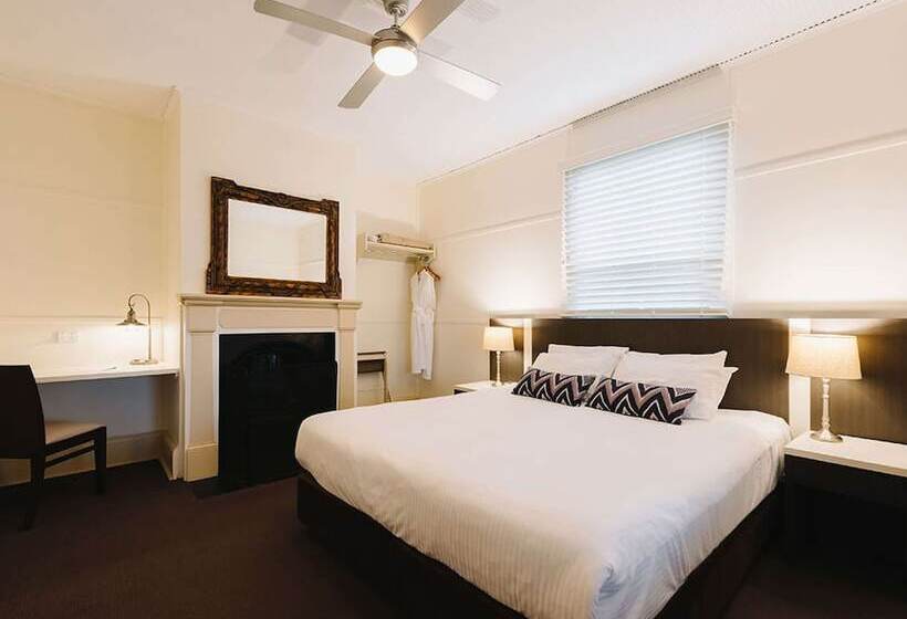 בית, 3 חדרי שינה, Q Station