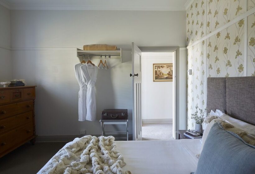 בית, 3 חדרי שינה, Q Station