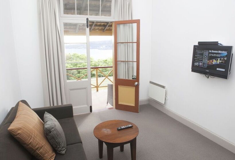 סוויטה, Q Station