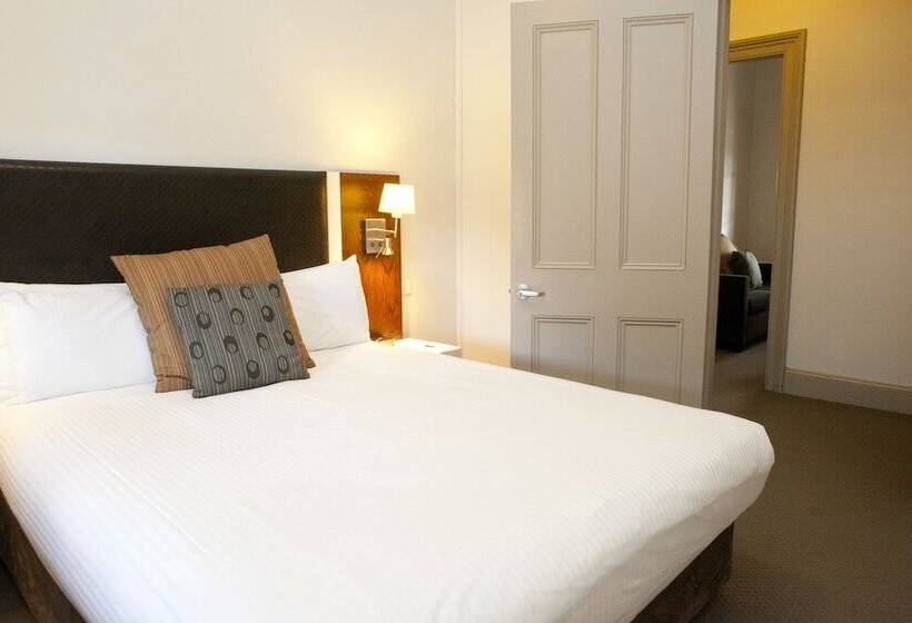 סוויטה, Q Station