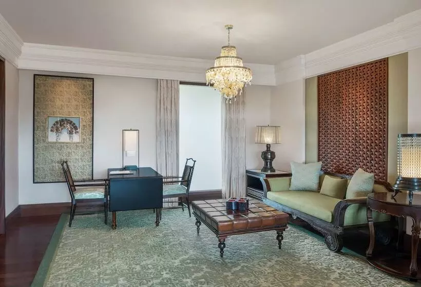 سوییت با چشم‌انداز باغ, The St. Regis Bali Resort