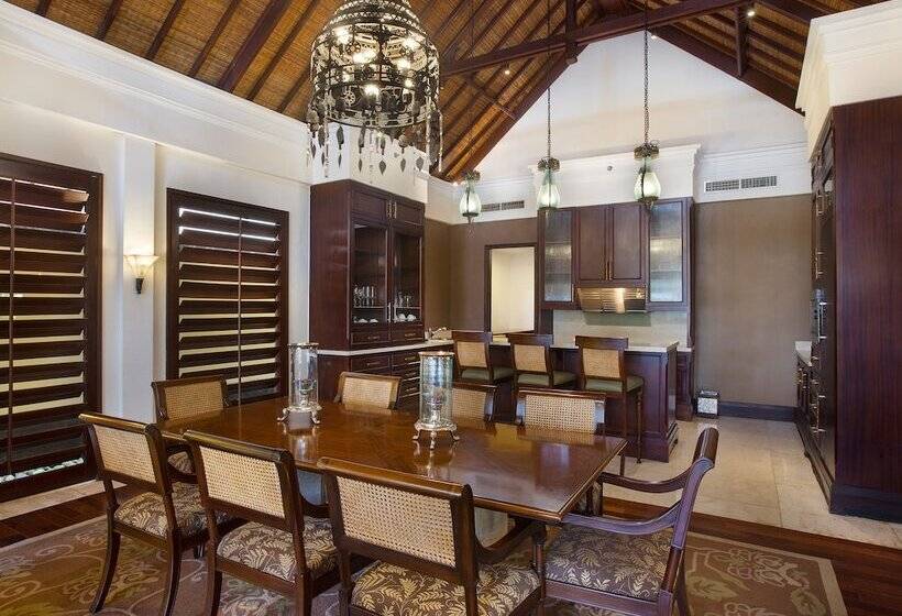 Вилла 4 Спальни, The St. Regis Bali Resort