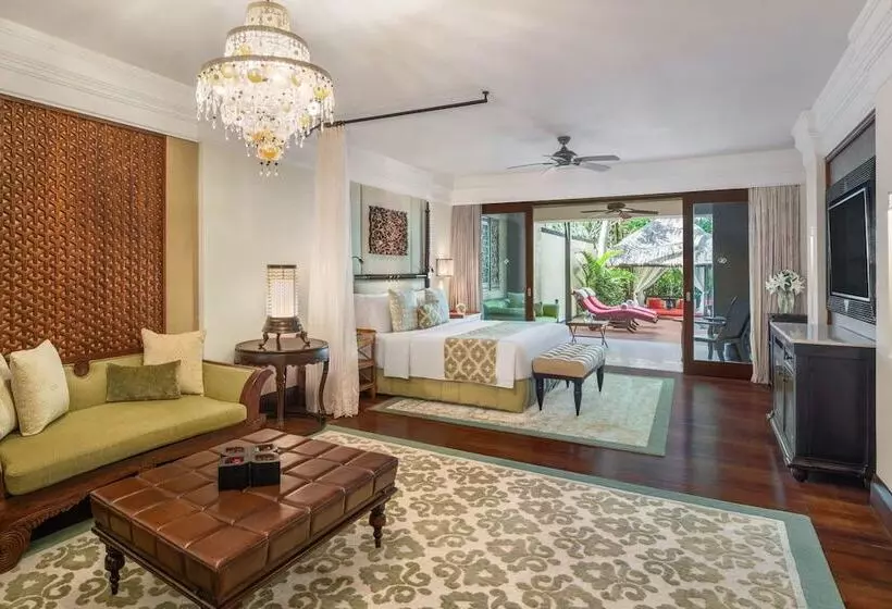 سوییت با چشم‌انداز باغ, The St. Regis Bali Resort