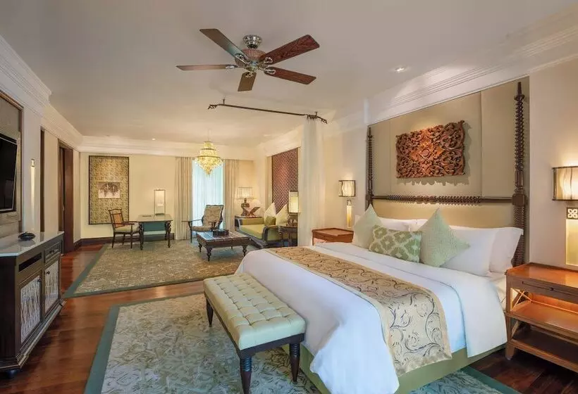 سوییت با چشم‌انداز باغ, The St. Regis Bali Resort