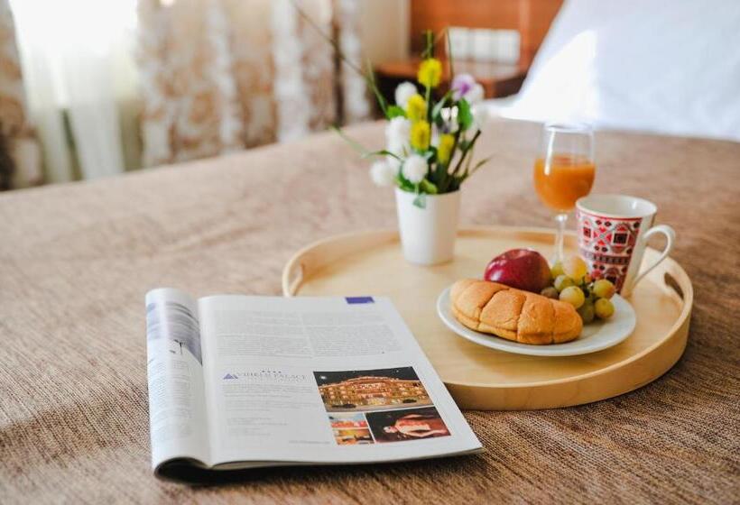 דירת שני חדרים, Vihren Royal Palace