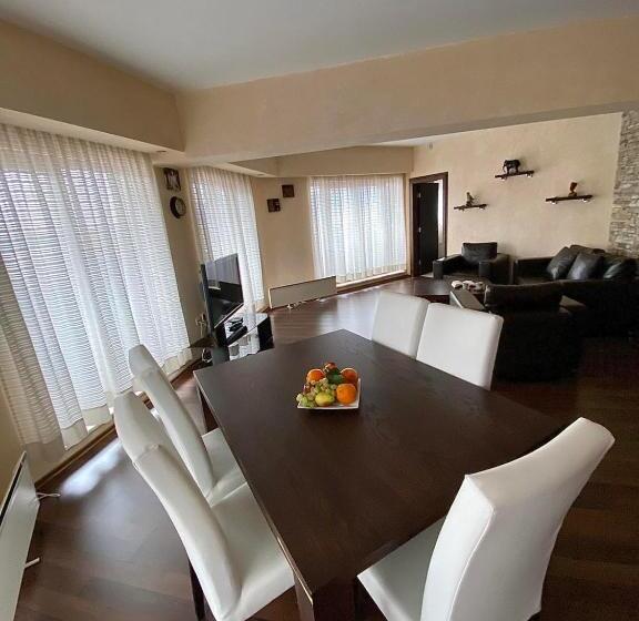 חדר אקזקיוטיב, Vihren Royal Palace