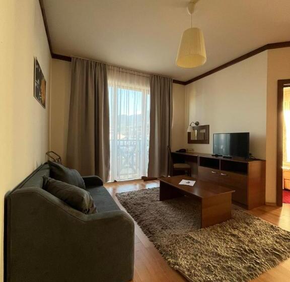 דירת חדר, Vihren Royal Palace