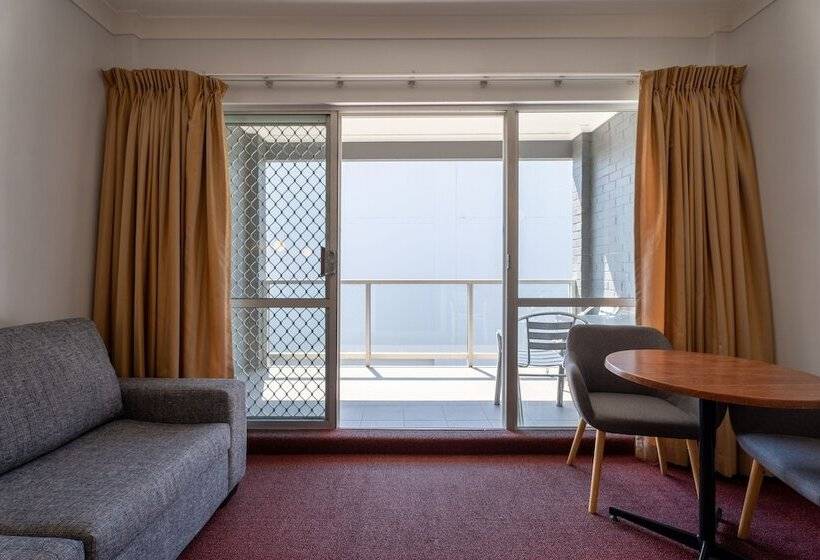 バルコニー付きデラックスルーム, Port Aloha Motel